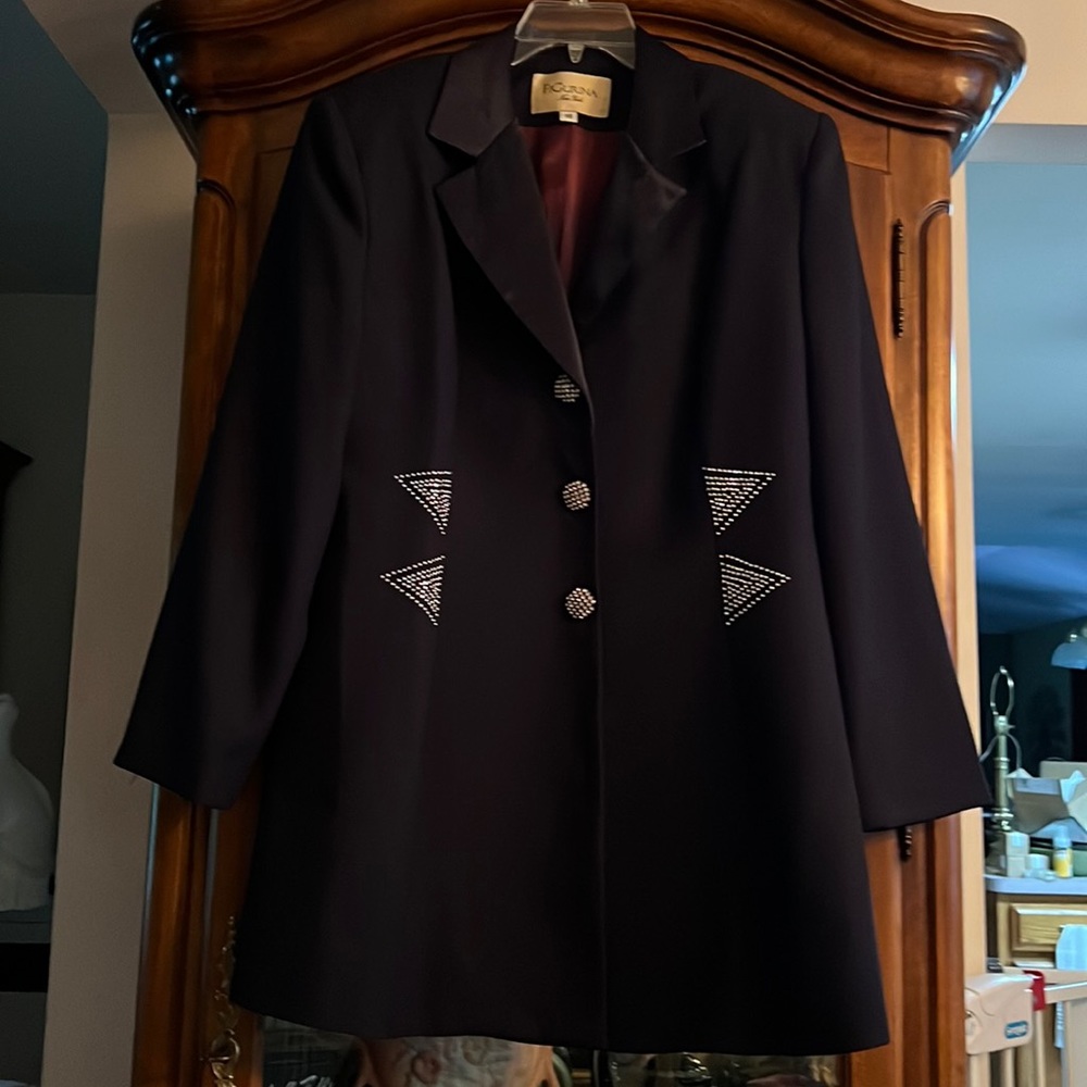 Vintage FiGurina New York black long blazer suit jacket, size 16.